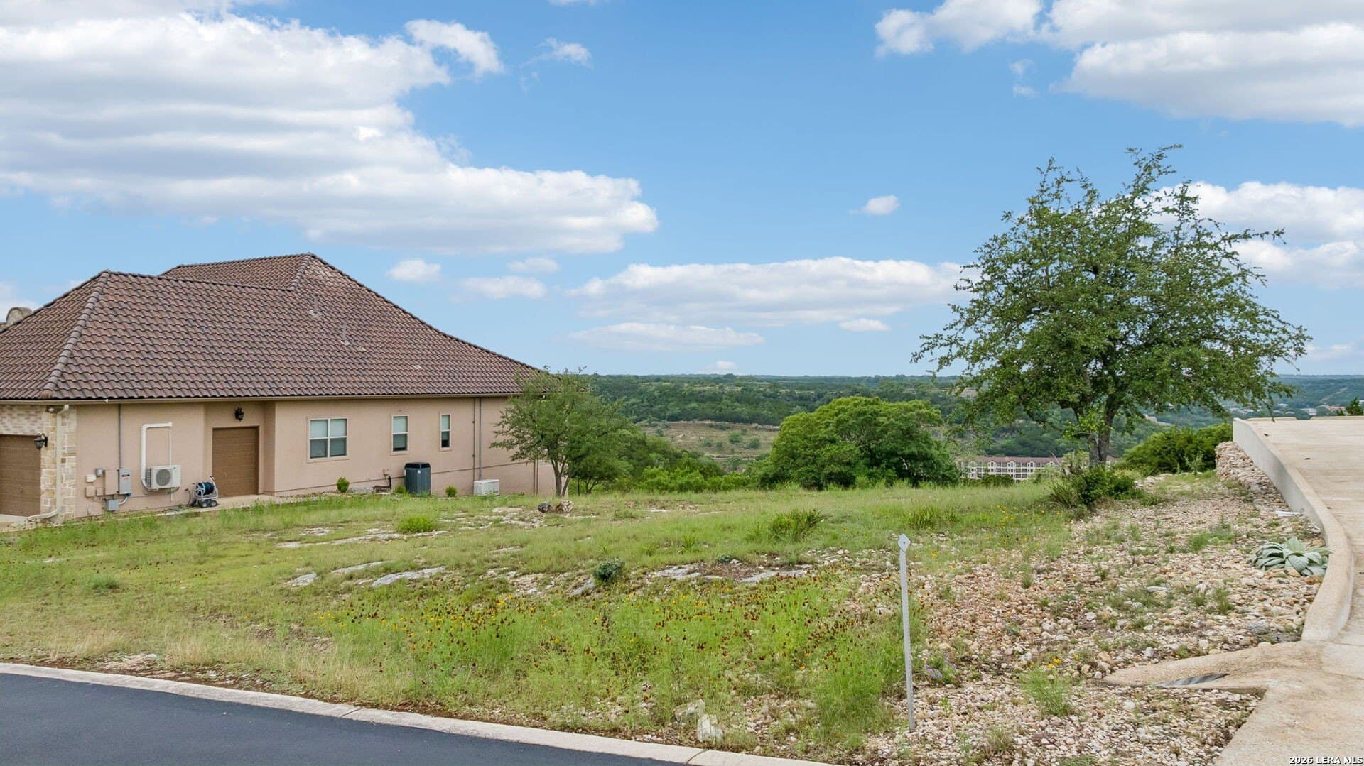0.27 acres in Kendall County gallery image 4