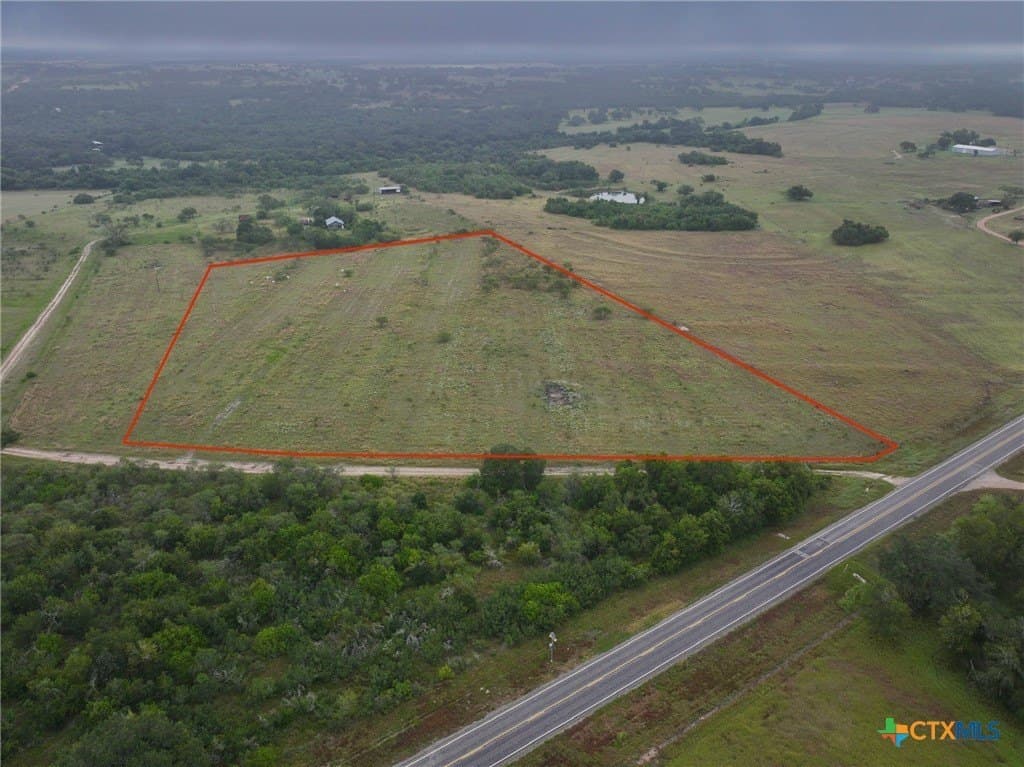 10 acres in DeWitt County gallery image 2