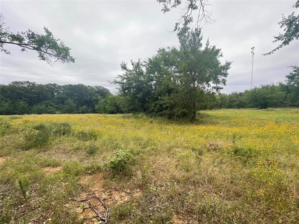 1.01 acres in Hopkins County