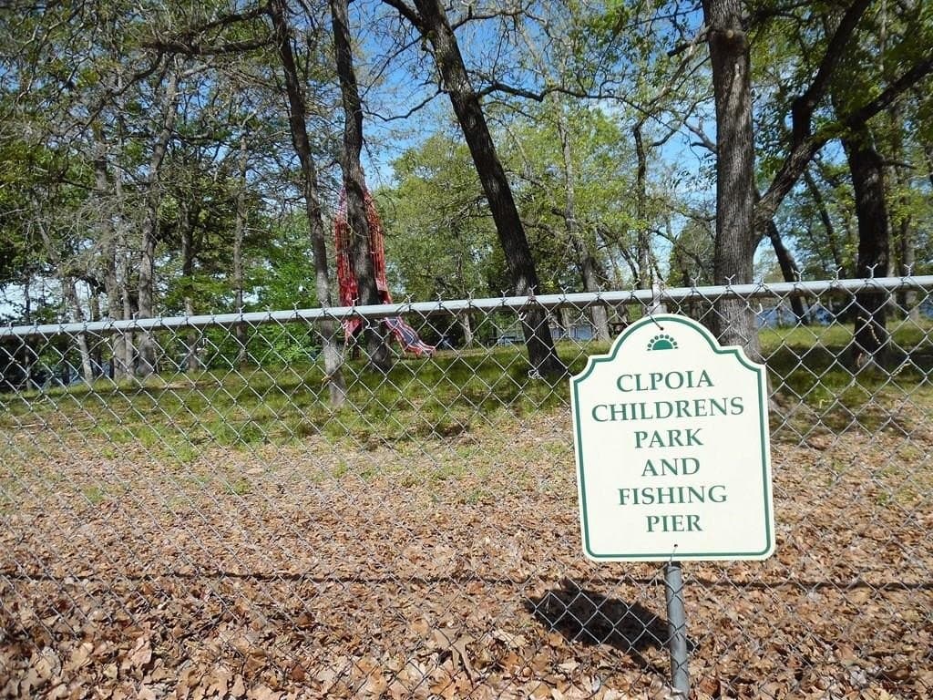 0.21 acres in Van Zandt County - photo 18