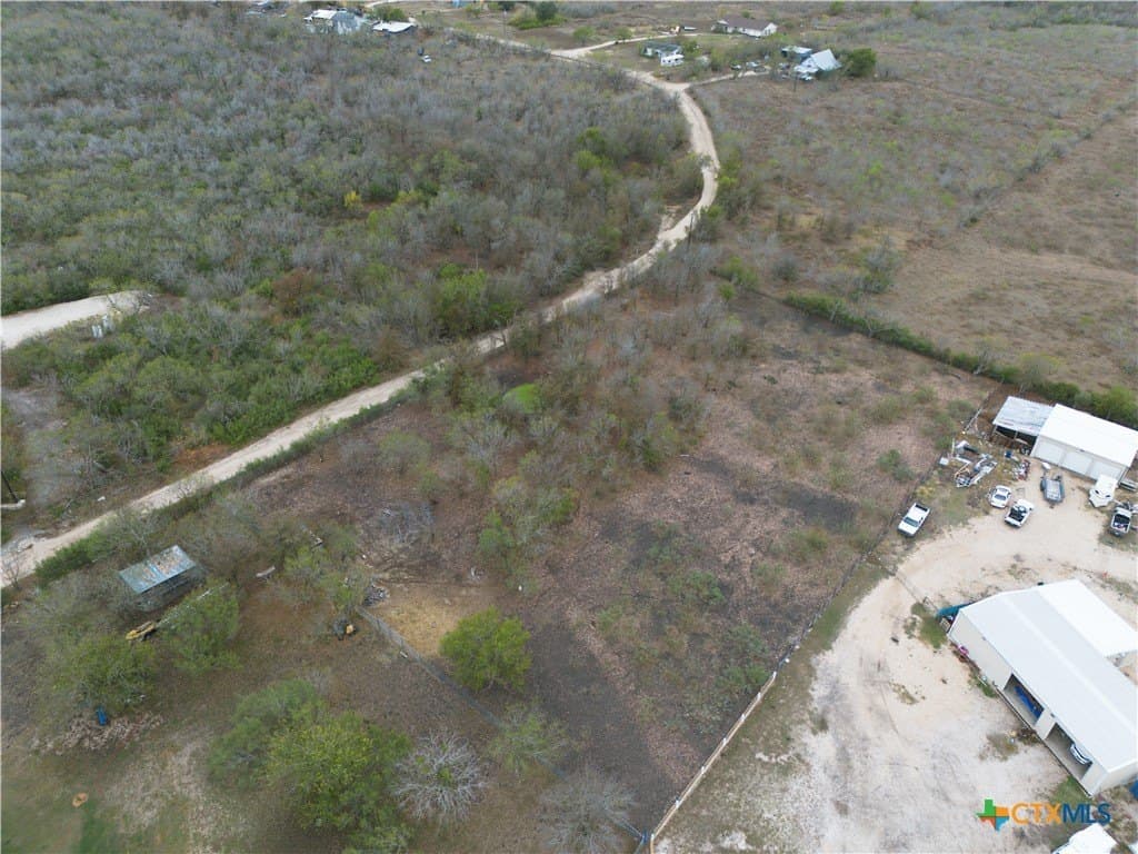 1.63 acres in Guadalupe County - photo 6