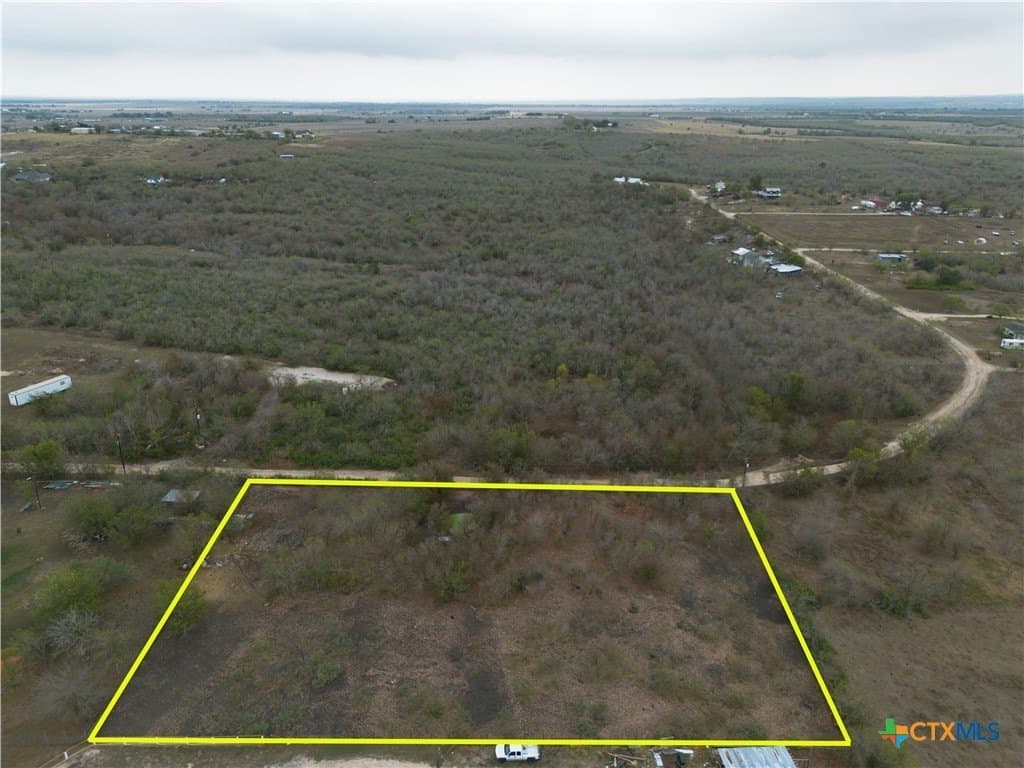 1.63 acres in Guadalupe County - photo 8