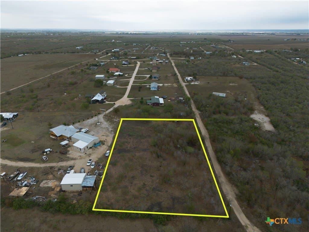 1.63 acres in Guadalupe County - photo 9