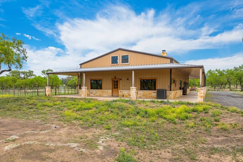 42.68 acres in Bandera County - photo 9