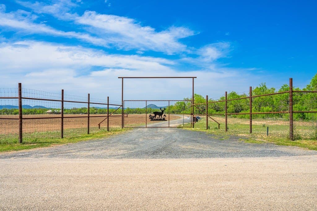 42.68 acres in Bandera County - photo 16