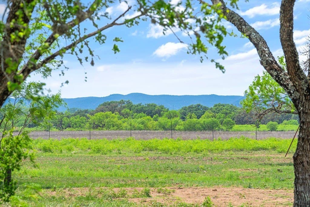 42.68 acres in Bandera County - photo 7