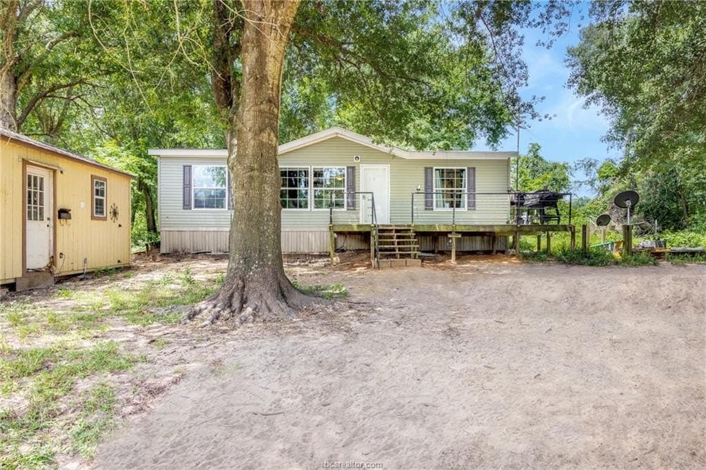 33.63 acres in Freestone County