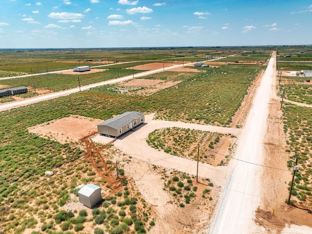 1.6 acres in Midland County gallery image 2