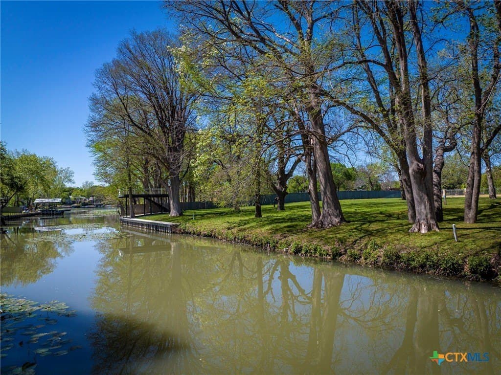 0.54 acres in Guadalupe County gallery image 3
