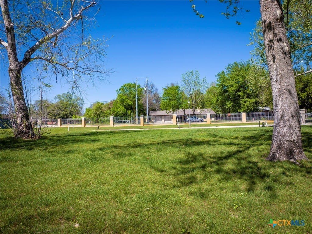 0.54 acres in Guadalupe County - photo 9