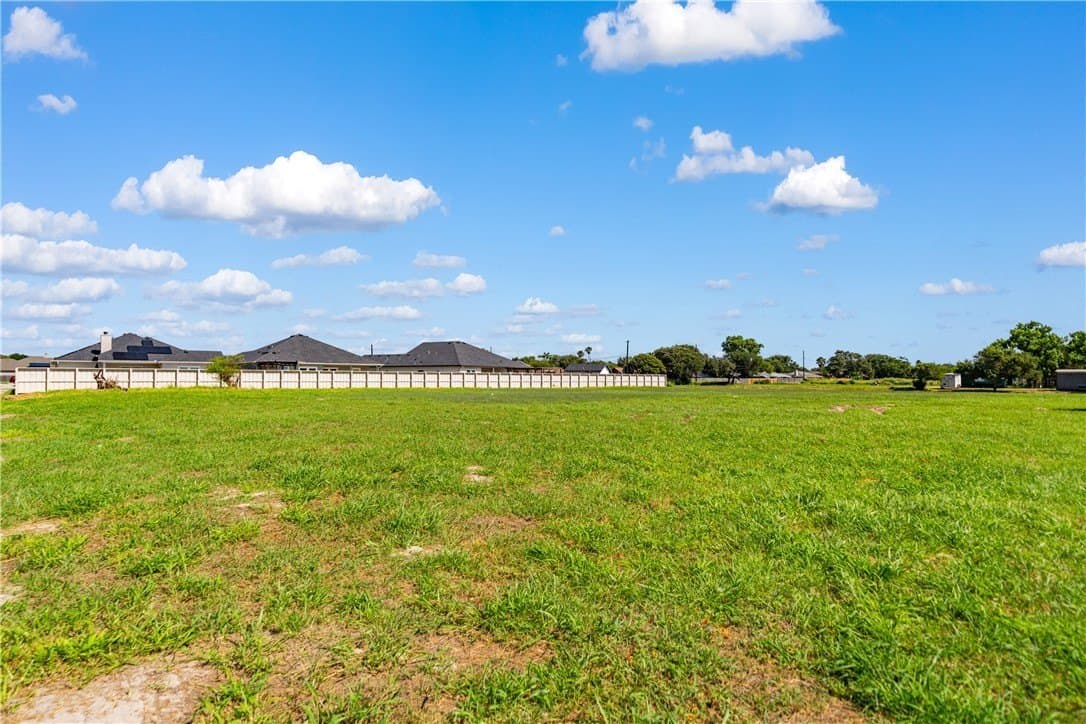1.49 acres in Nueces County gallery image 4