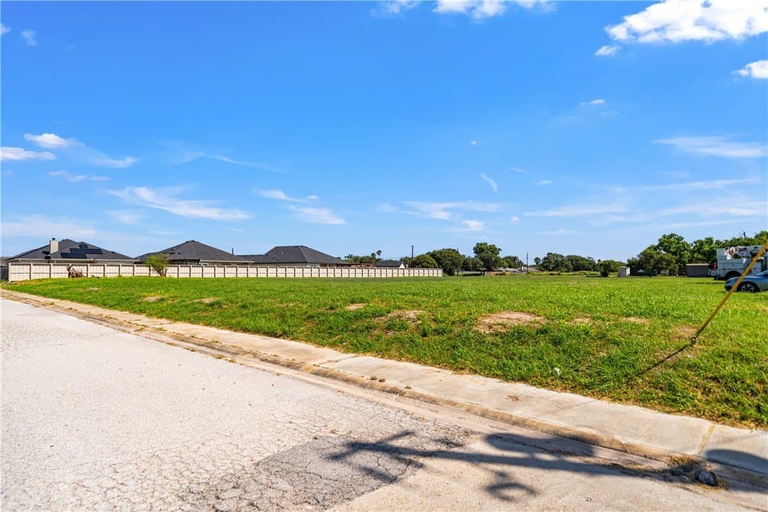 1.49 acres in Nueces County gallery image 3
