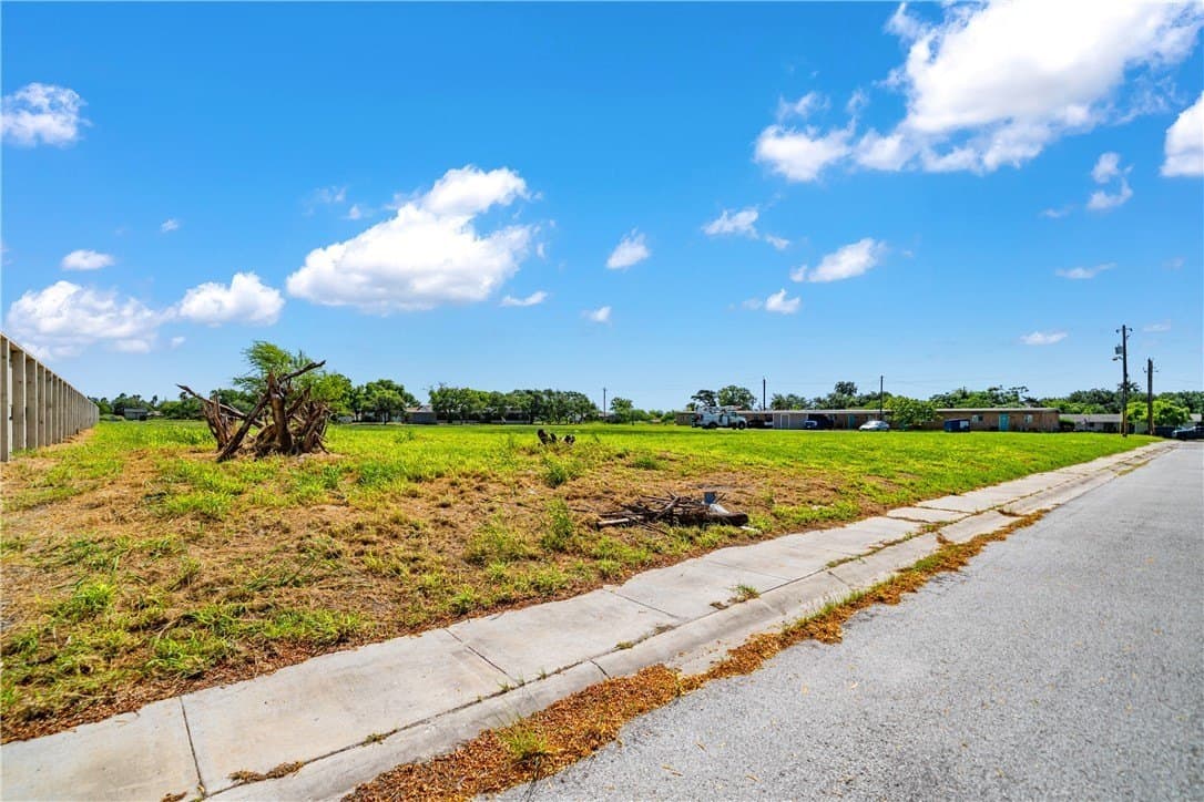 1.49 acres in Nueces County gallery image 2