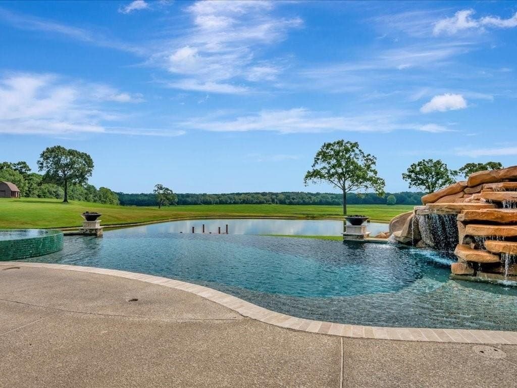 202.85 acres in Angelina County