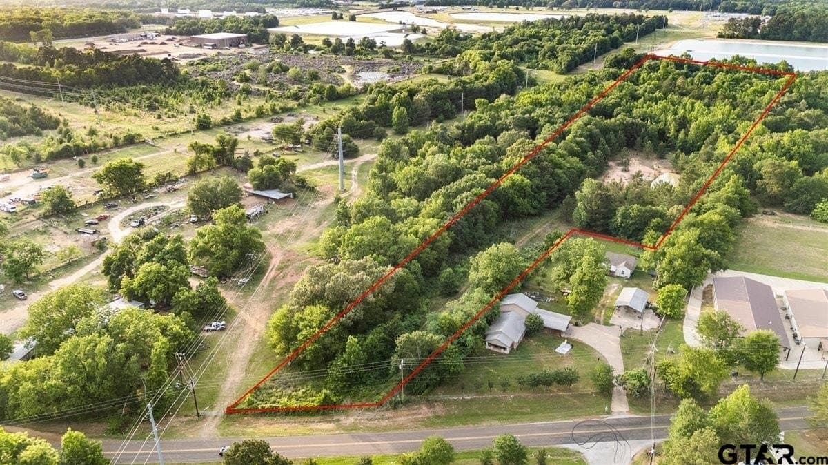 12.02 acres in Smith County