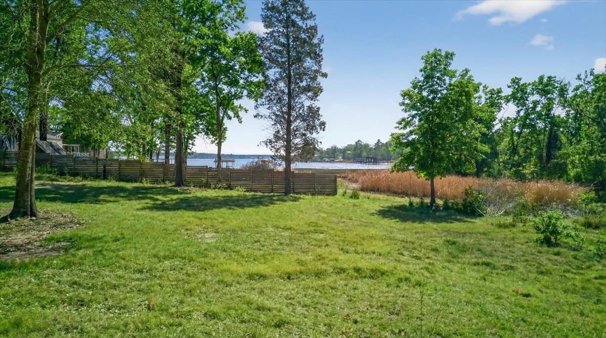 2.82 acres in Henderson County gallery image 2