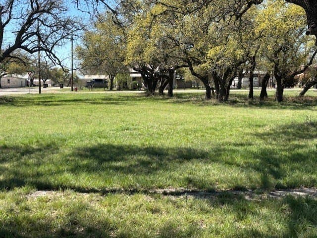 0.25 acres in Edwards County gallery image 4