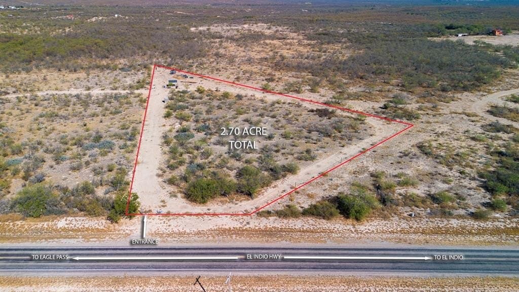 2.7 acres in Maverick County