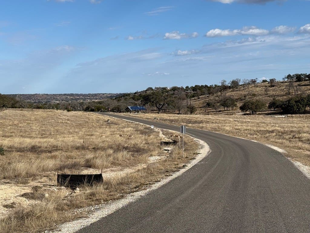 5.25 acres in Gillespie County gallery image 3