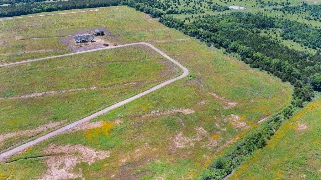 2.61 acres in Lamar County gallery image 4