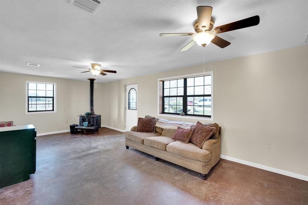 10 acres in Hill County gallery image 4