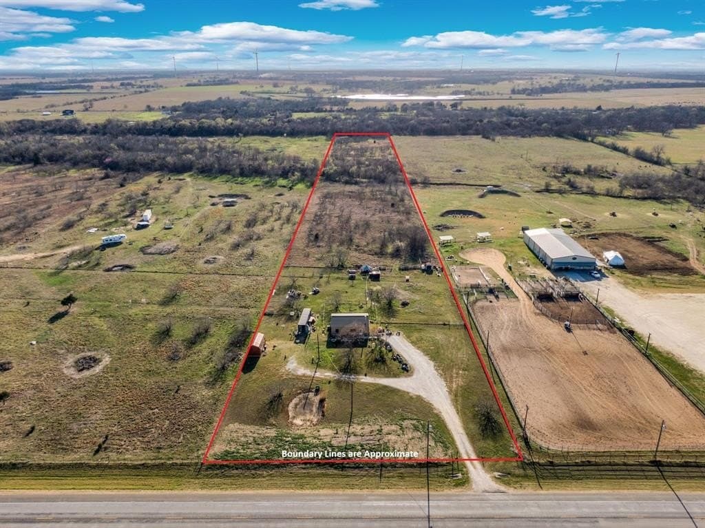 10 acres in Hill County