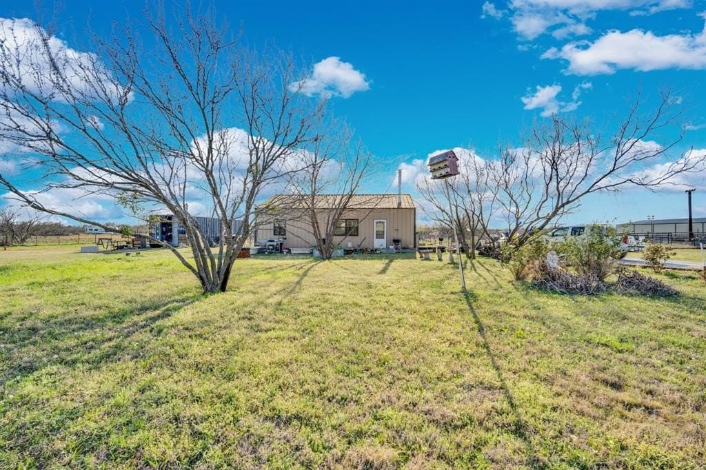 10 acres in Hill County gallery image 2