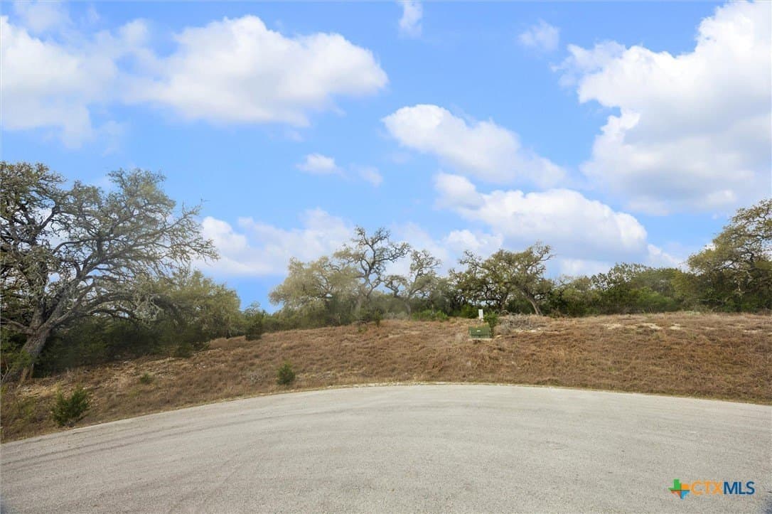 1.25 acres in Comal County - photo 9