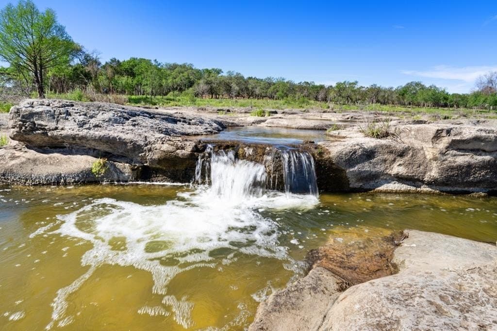 100 acres in Blanco County