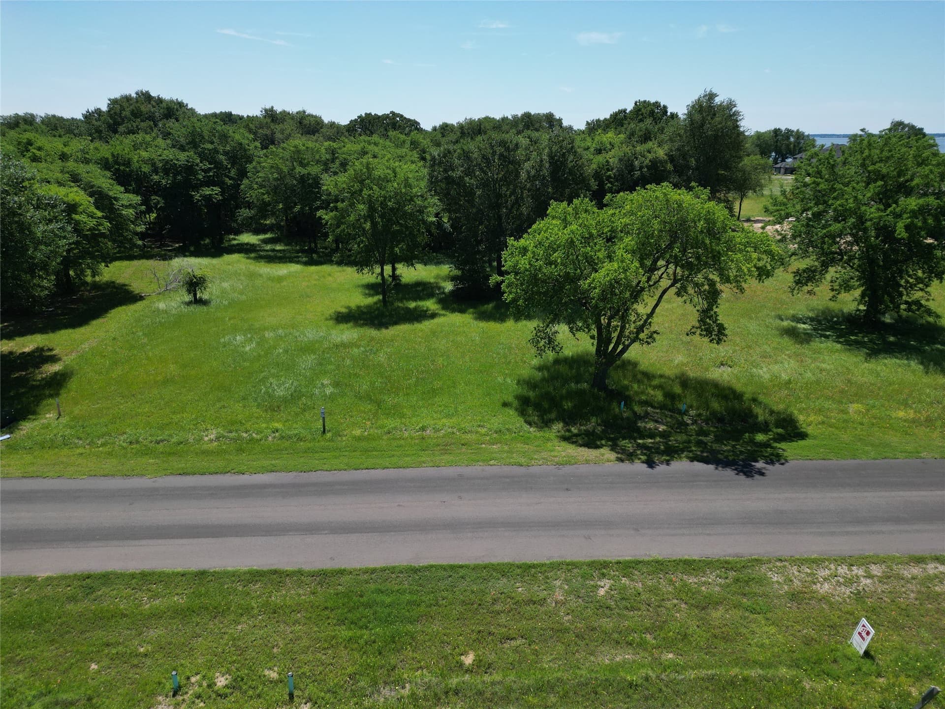 0.83 acres in Kaufman County
