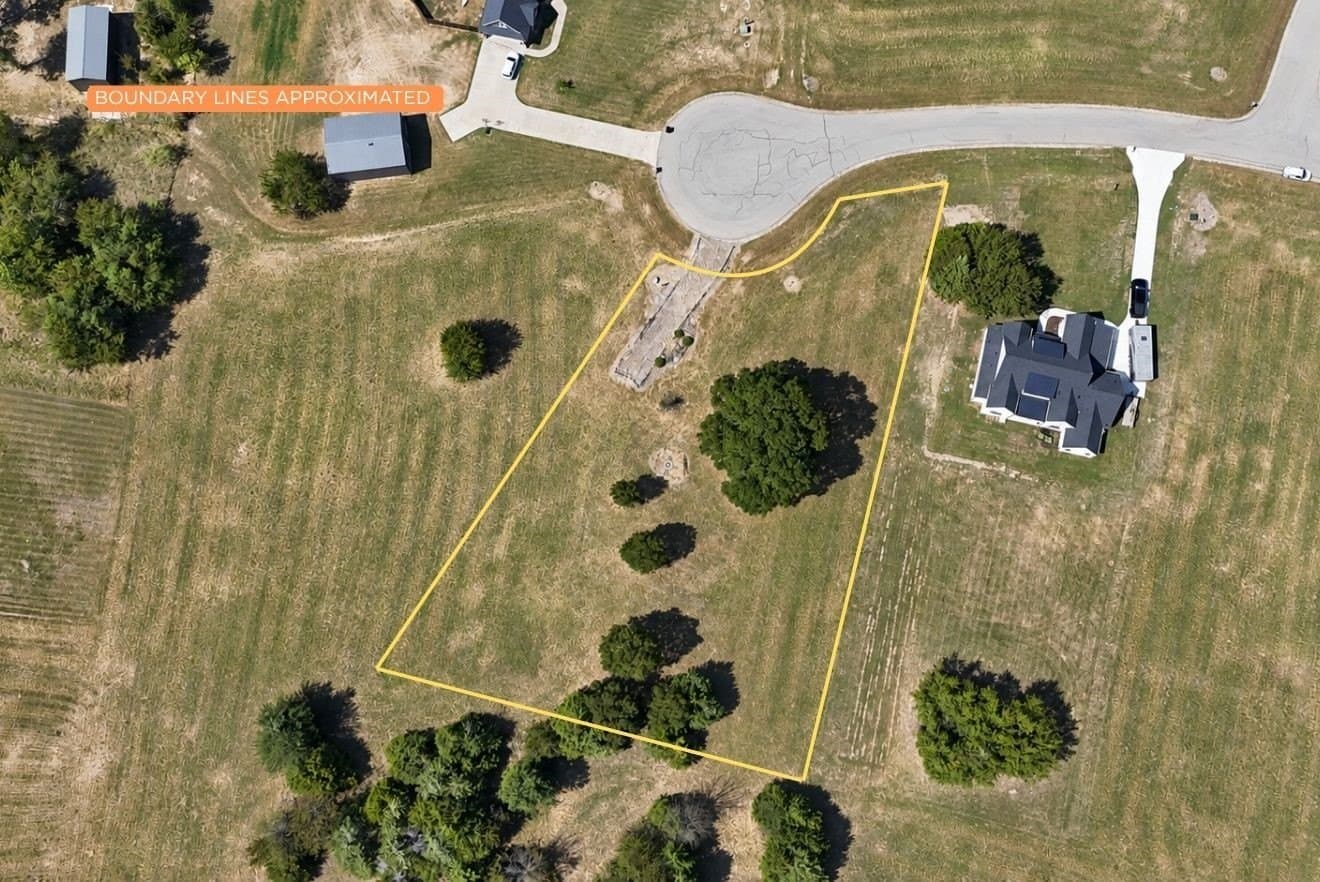 1.04 acres in Navarro County - photo 33