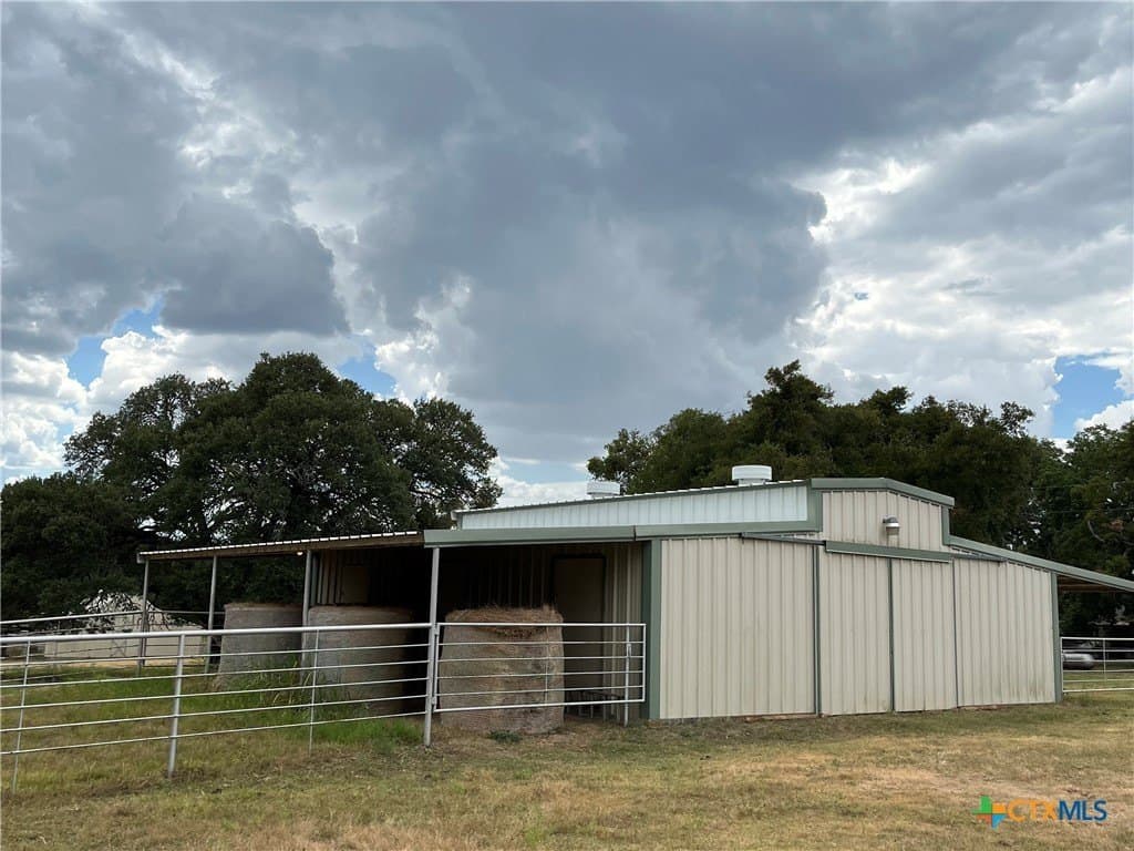 113.38 acres in Lampasas County - photo 6