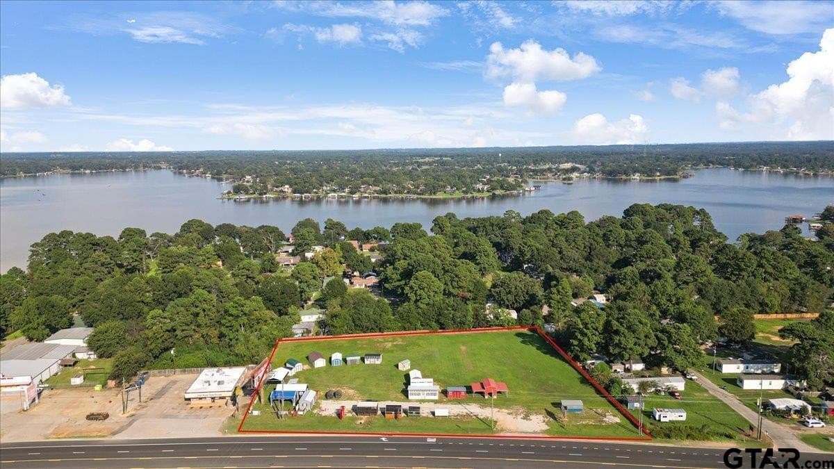 2.03 acres in Smith County gallery image 4