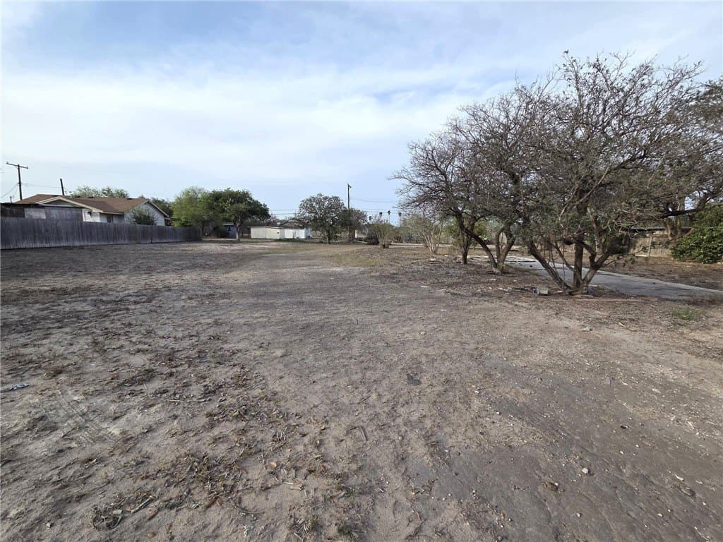 0.5 acres in Kleberg County - photo 7