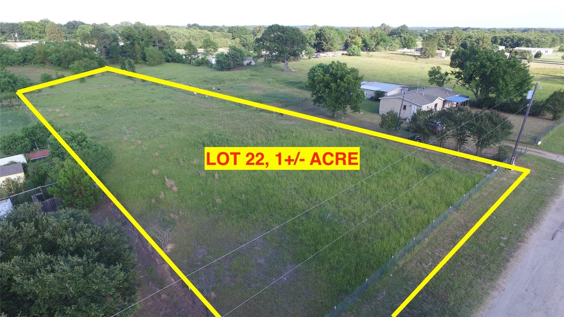 1 acres in Henderson County gallery image 2