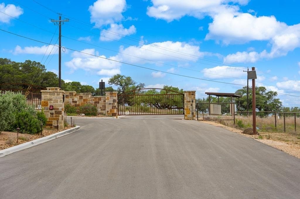 15.1 acres in Bandera County gallery image 2