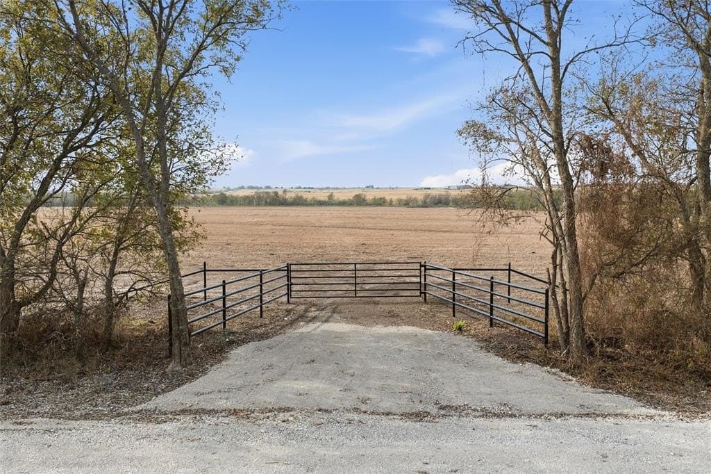 15.41 acres in Hill County