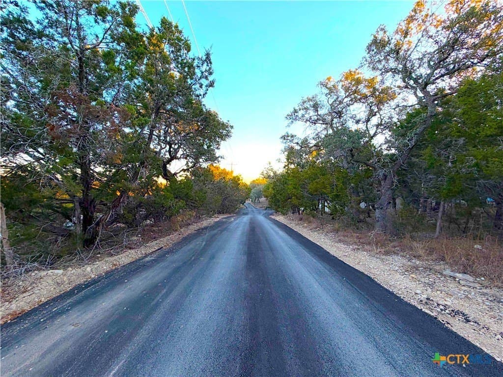 0.5 acres in Comal County - photo 9