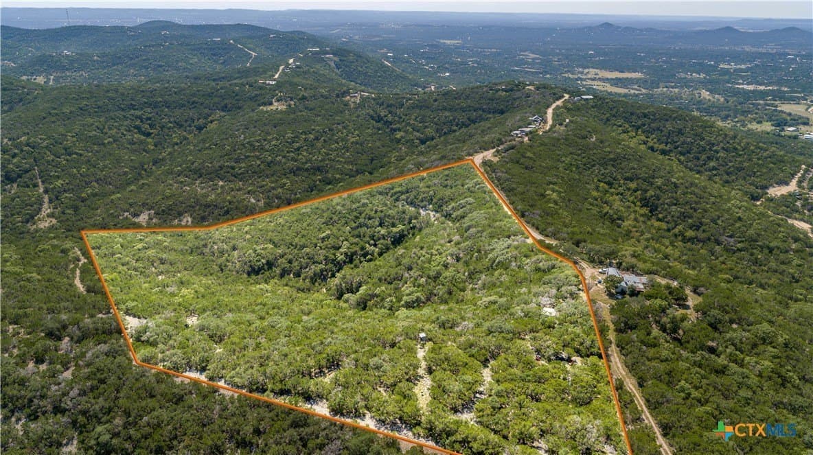 16.9 acres in Bandera County