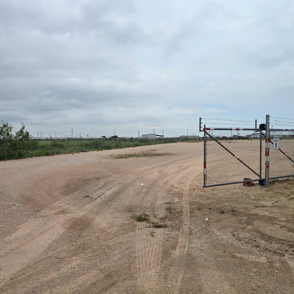 4.5 acres in Ector County gallery image 3
