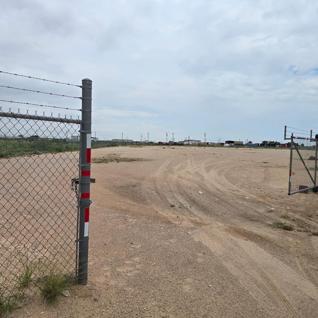 4.5 acres in Ector County gallery image 4