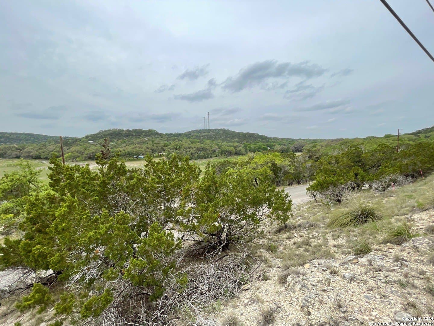 1.08 acres in Bandera County gallery image 3