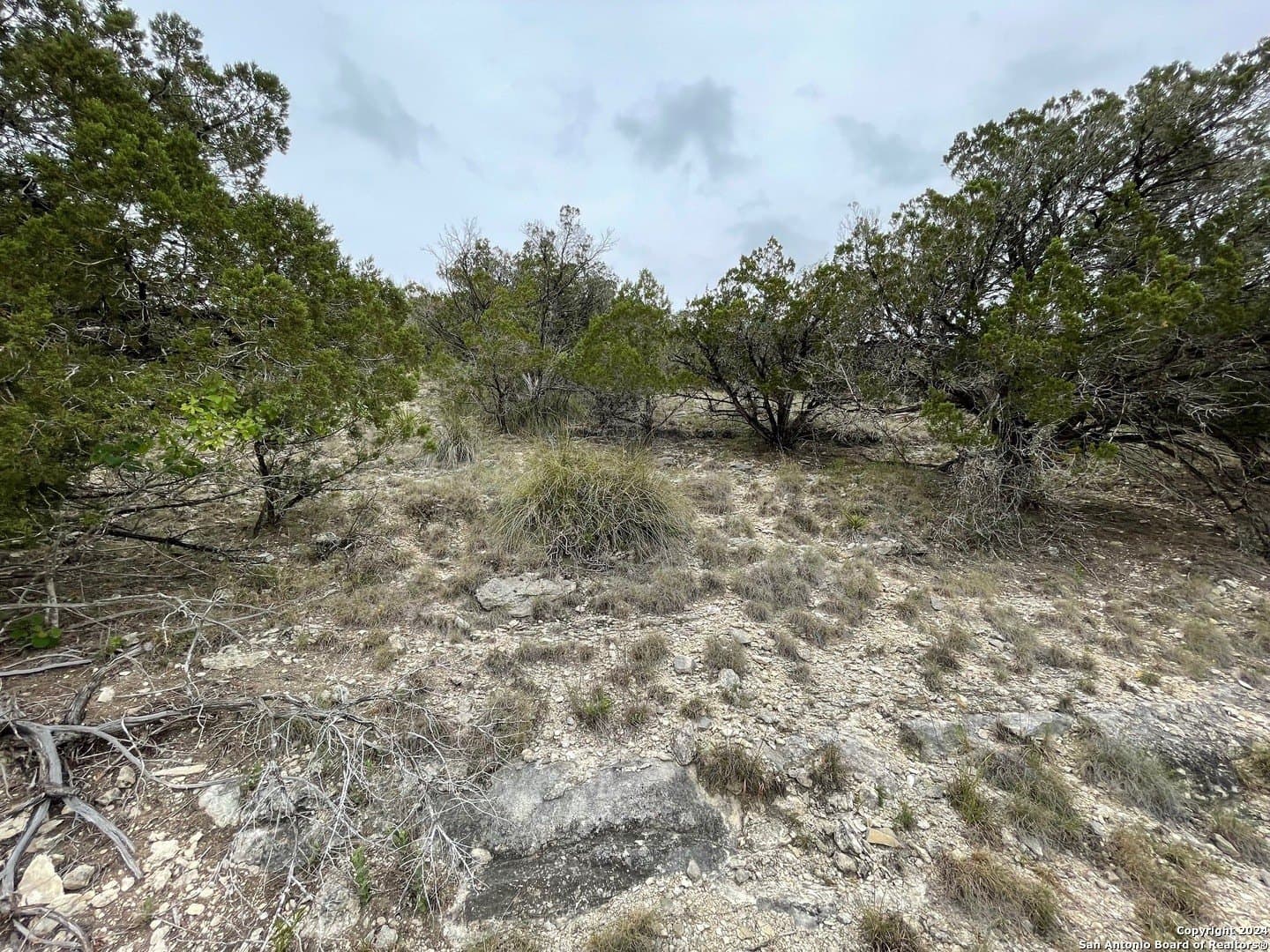 1.08 acres in Bandera County gallery image 4