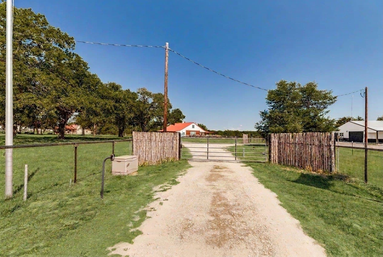 11.12 acres in Cooke County - photo 37