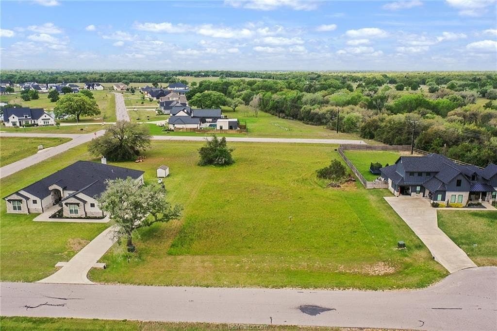 1.01 acres in Brazos County gallery image 3