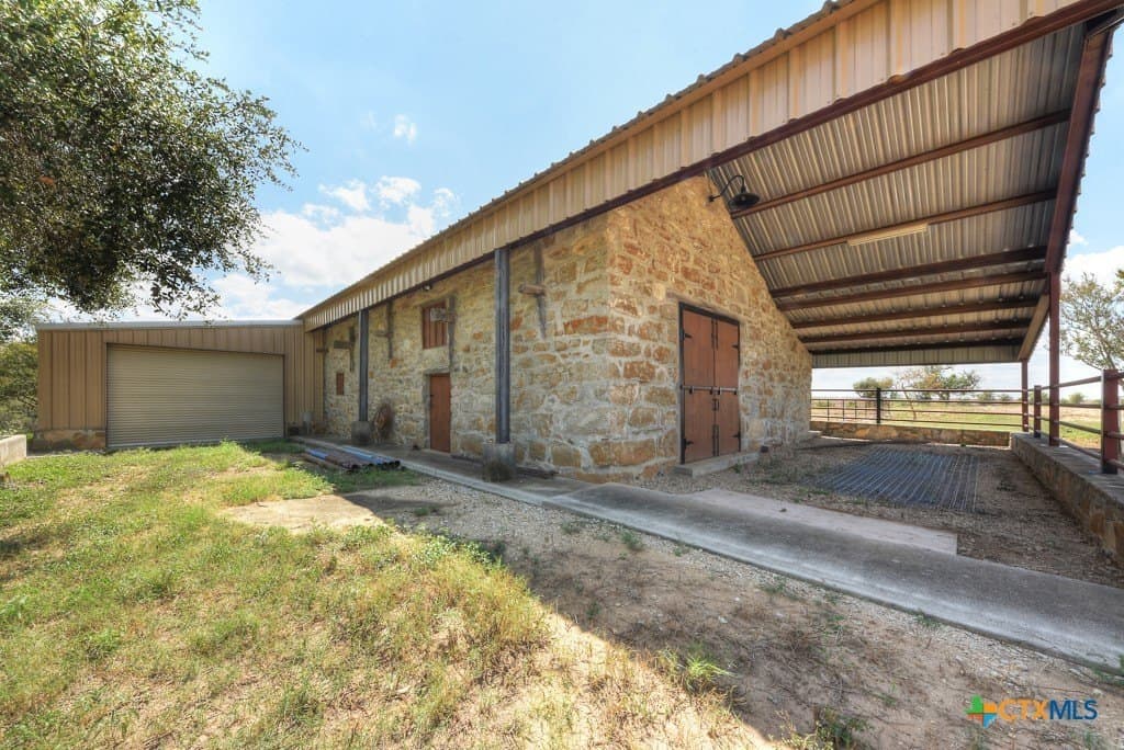 100 acres in Bexar County - photo 33