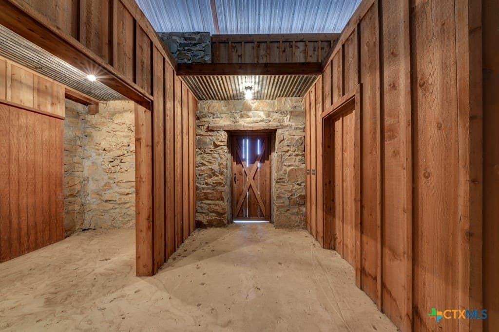 100 acres in Bexar County - photo 35