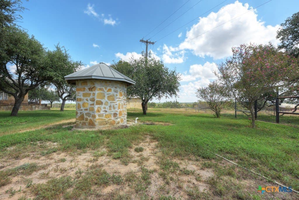100 acres in Bexar County - photo 8