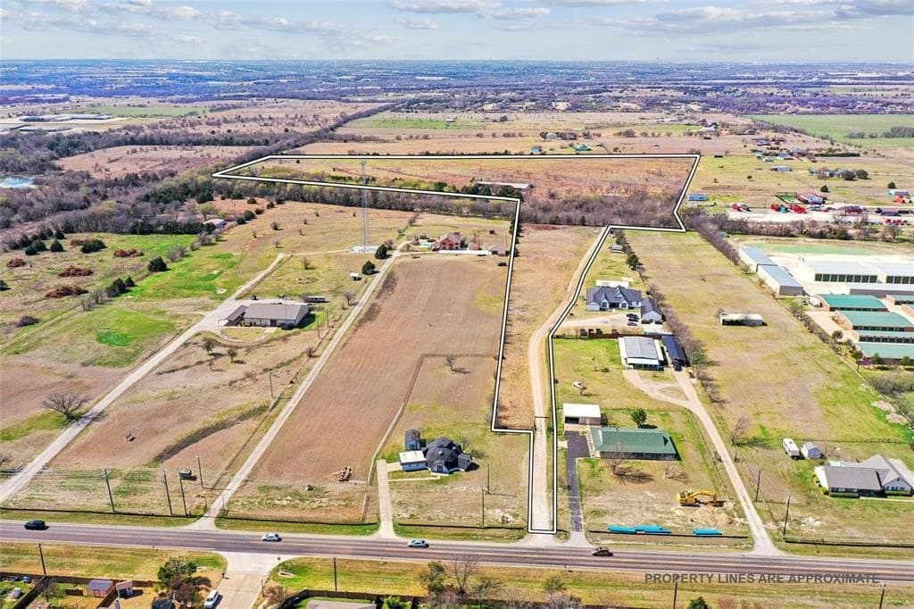 35.37 acres in Ellis County