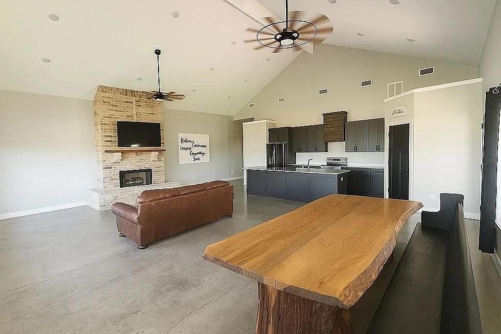 10.3 acres in Jones County gallery image 4